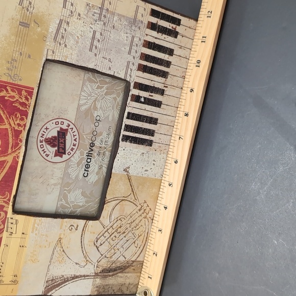 NWT, Pheonix Creative Co-op 4×6 MDF Instrument/Music Notes Designed Frame. - Picture 8 of 9